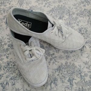 Keds lace snecker